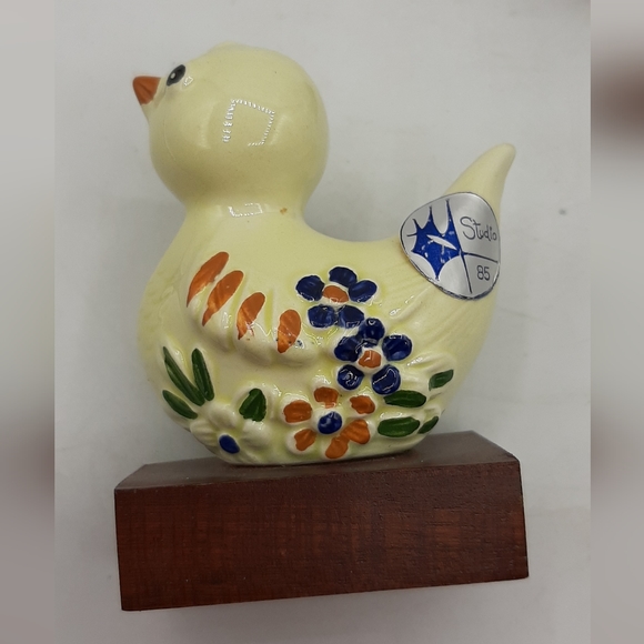 Vintage Studio 85 Pair of Adorable Ceramic Ducks Hand Painted on Wooden Base - Picture 6 of 8